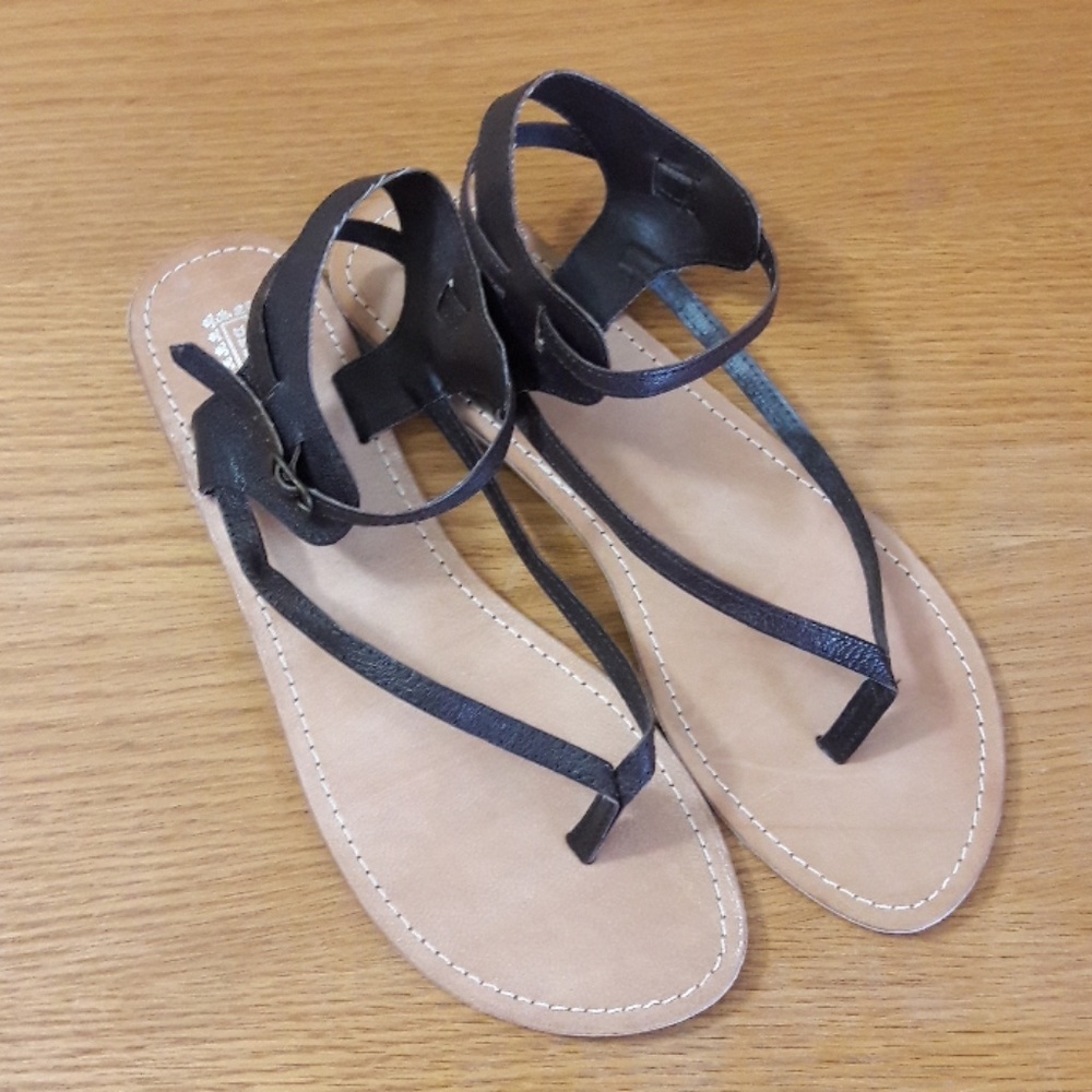 DEENA & OZZY leather sandals